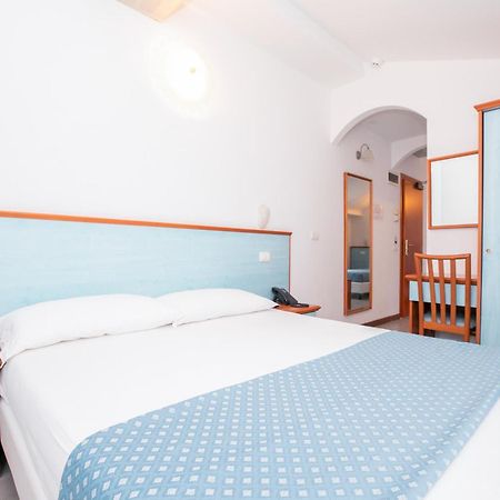 Hotel Brienz ベラーリア・イジェア・マリーナ エクステリア 写真