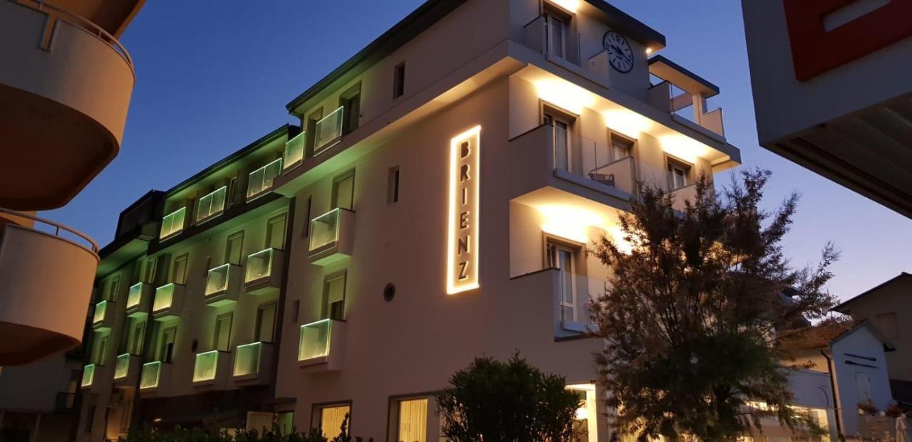 Hotel Brienz ベラーリア・イジェア・マリーナ エクステリア 写真
