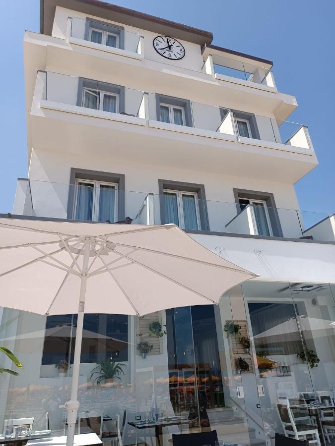 Hotel Brienz ベラーリア・イジェア・マリーナ エクステリア 写真