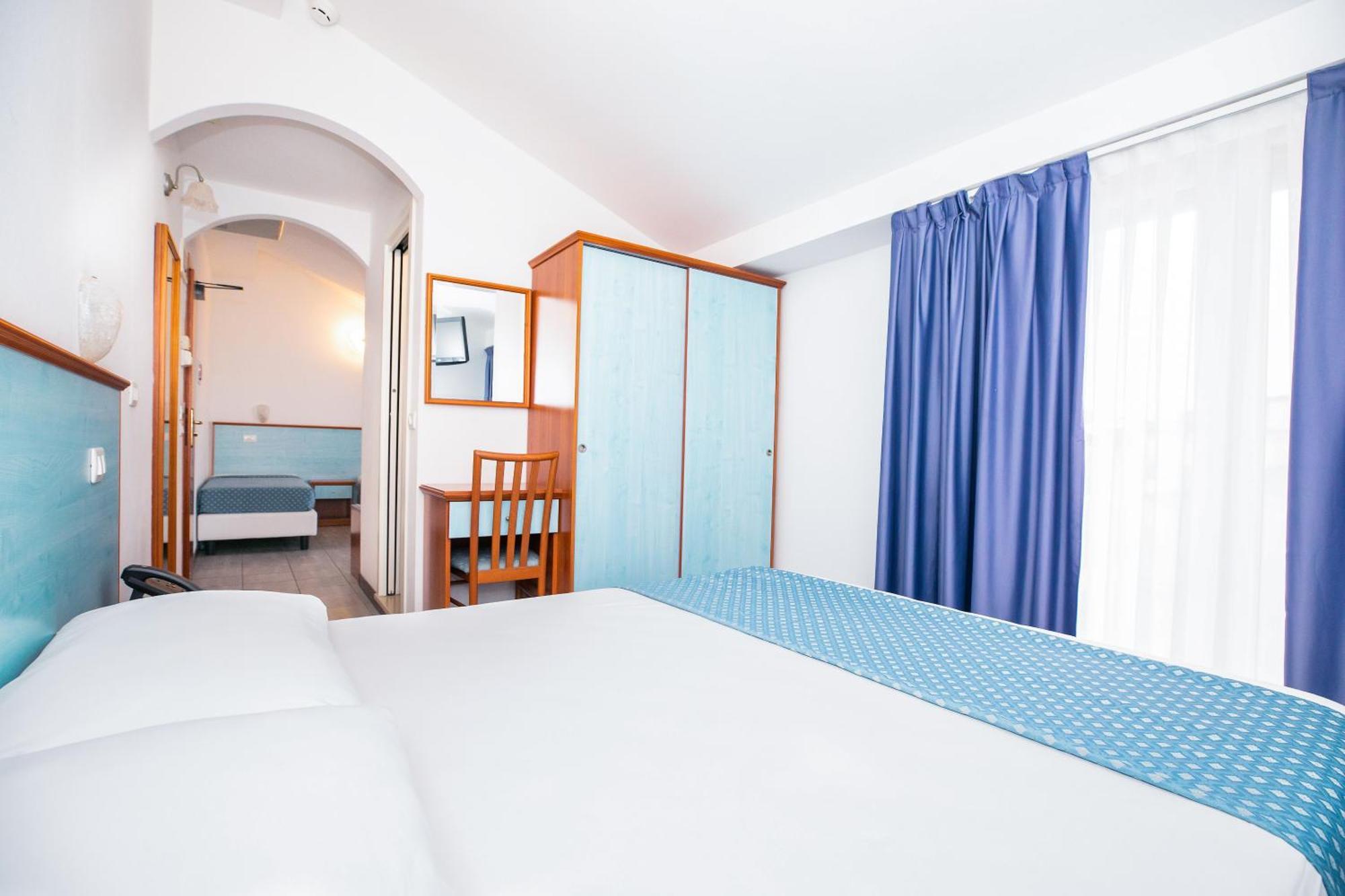 Hotel Brienz ベラーリア・イジェア・マリーナ エクステリア 写真