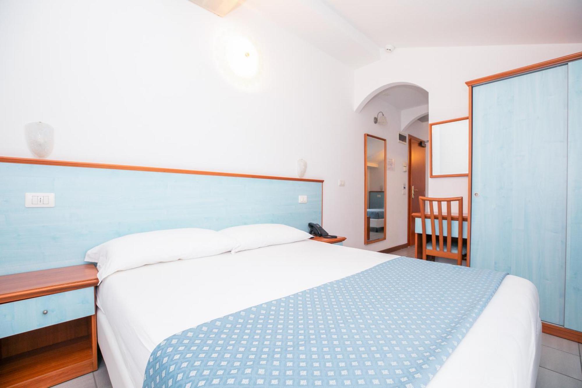 Hotel Brienz ベラーリア・イジェア・マリーナ エクステリア 写真